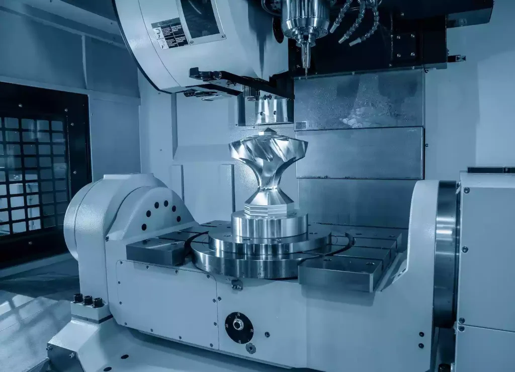 Пятиосевой обрабатывающий центр xtmade